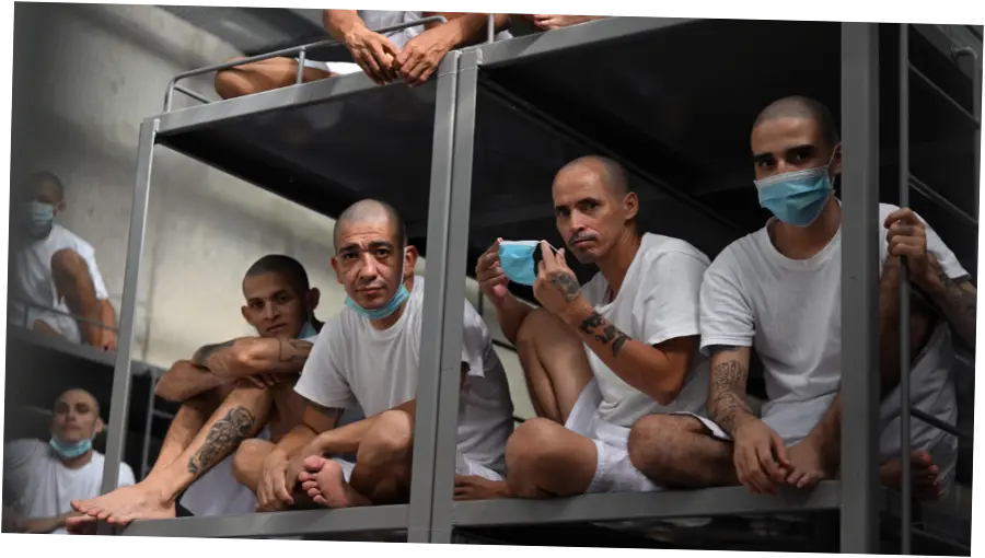 El Salvador Menghadapi Tantangan Kriminalitas: Pengadilan Massal dan Upaya Pencegahan