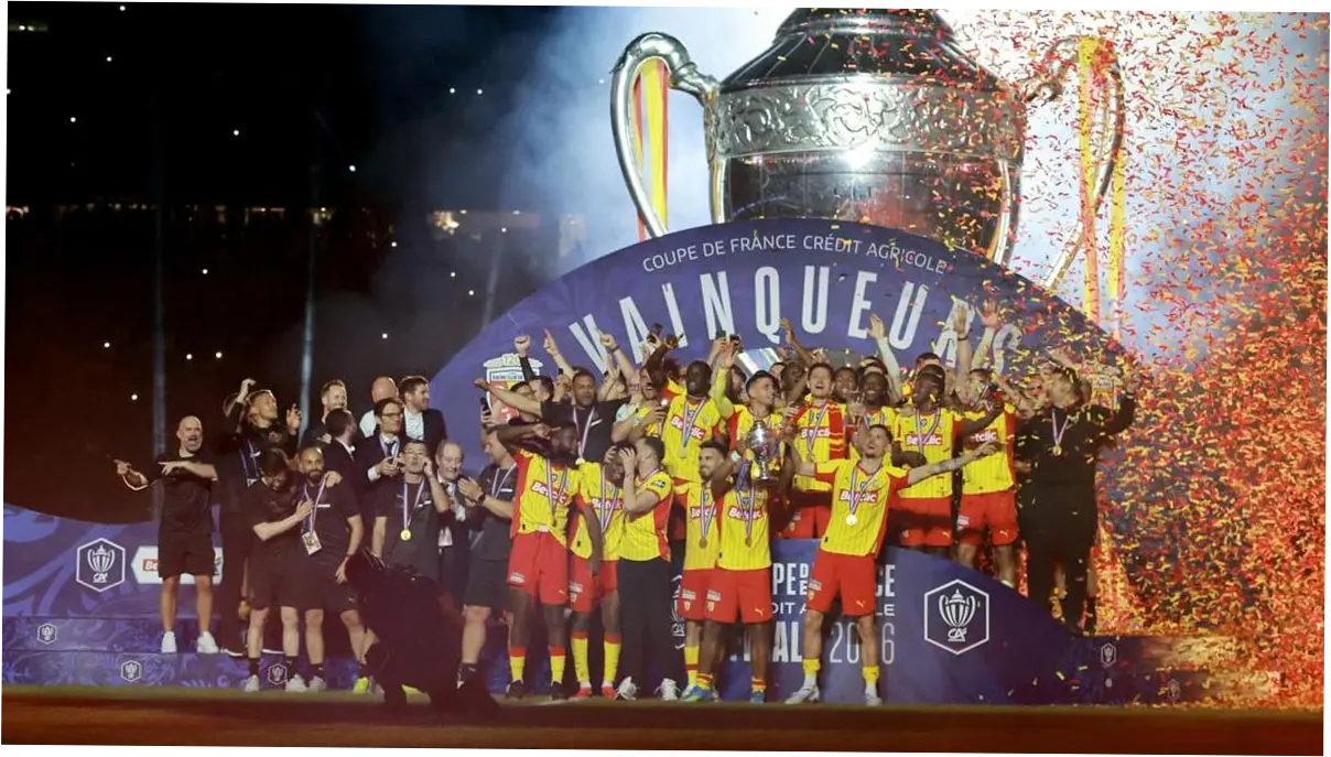 RC Lens Raih Sejarah Baru dengan Gelar Juara Piala Liga Prancis