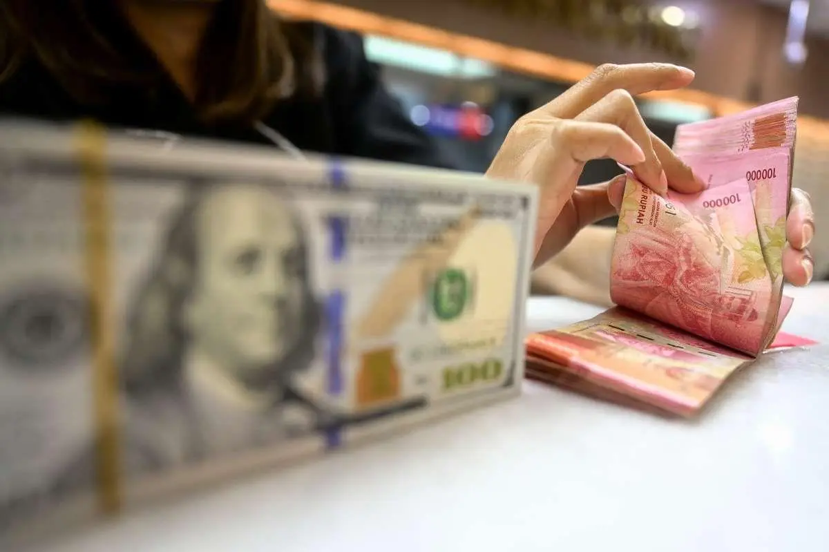 Rupiah Melemah, Dolar AS Menguat: Analisis dan Dampak terhadap Ekonomi Indonesia